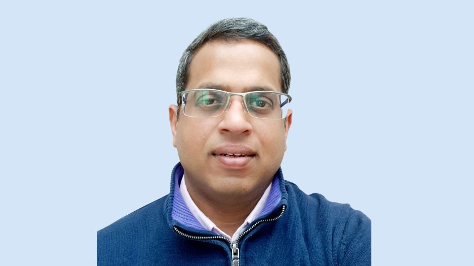 Dr Naveen