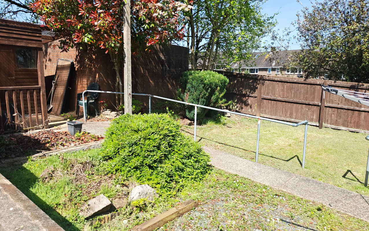 Beechley Drive Garden Area (2)