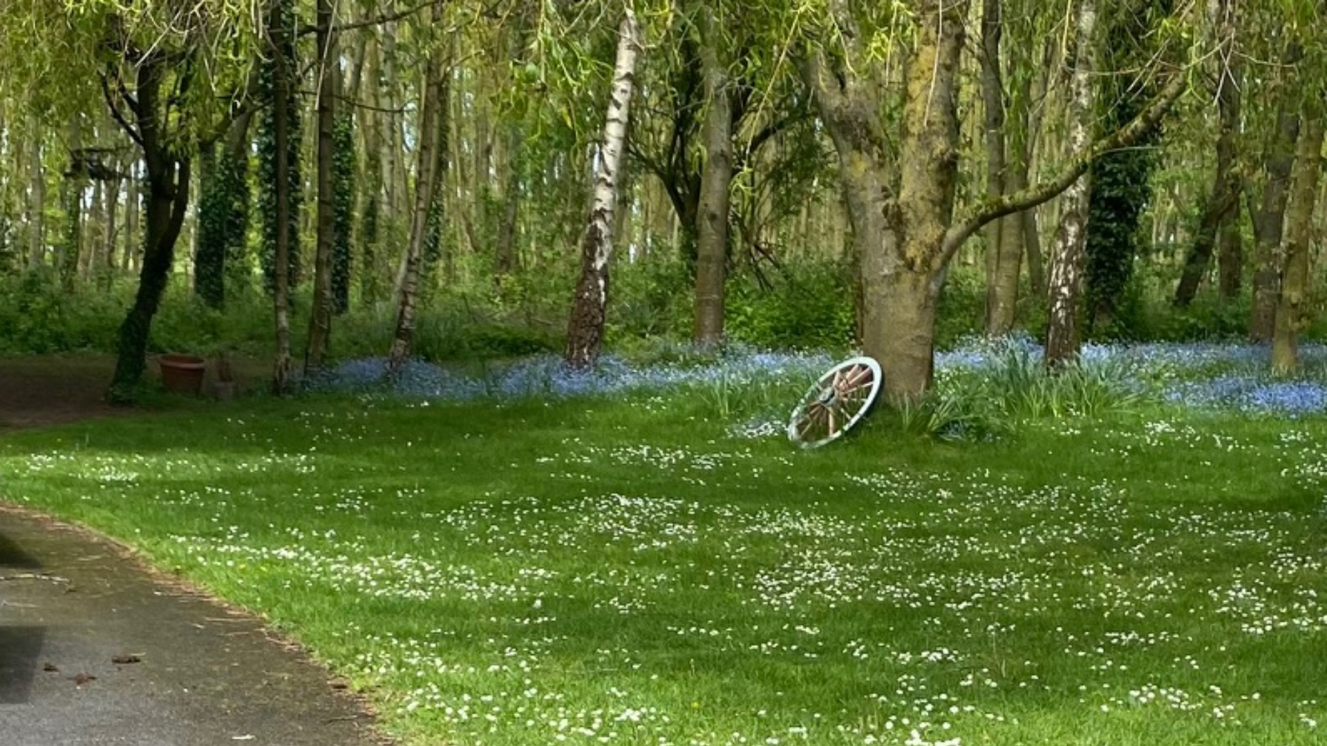 Tithe Barn Garden View